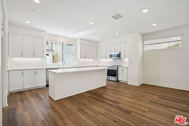 1687 Coral Sea Lane, Los Angeles, CA 90732