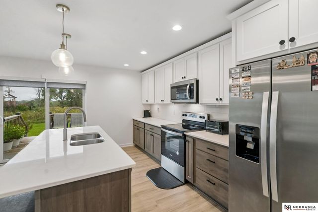 7920 Patrick Avenue, Lincoln, NE 68516