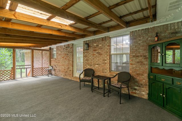 94 Deer Run Road, Hattiesburg, MS 39402