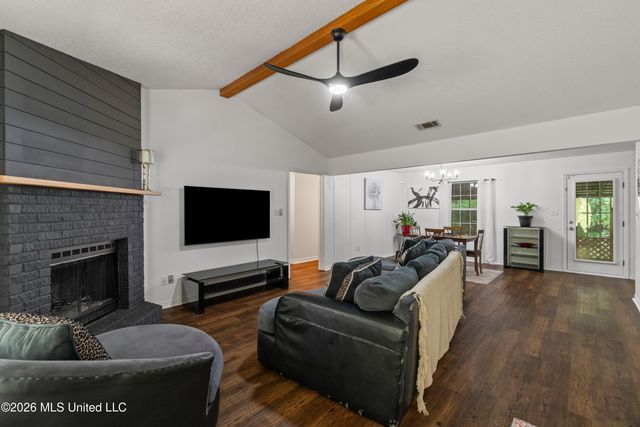 94 Deer Run Road, Hattiesburg, MS 39402
