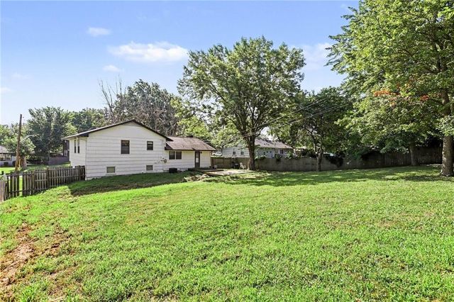 13516 Lowell Avenue, Grandview, MO 64030
