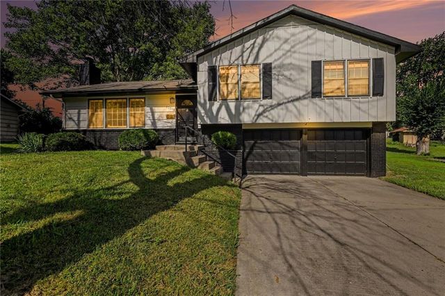 13516 Lowell Avenue, Grandview, MO 64030