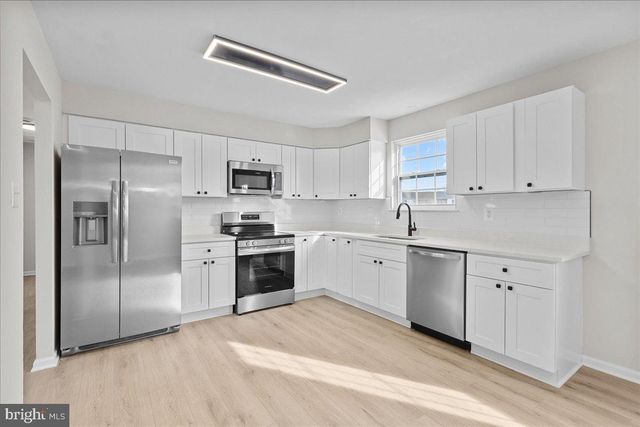 2900 PLAZA DR, District Heights, MD 20747