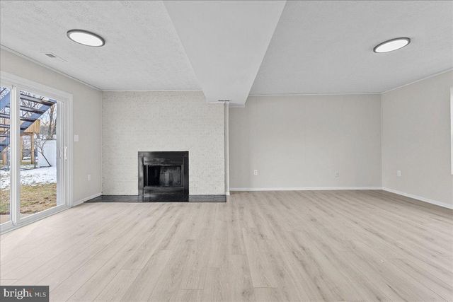 2900 PLAZA DR, District Heights, MD 20747