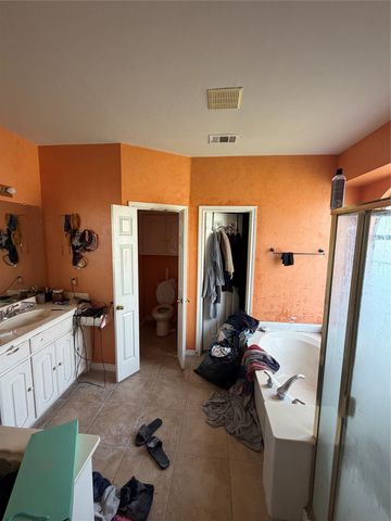 307 Fort Edward Drive, Arlington, TX 76002