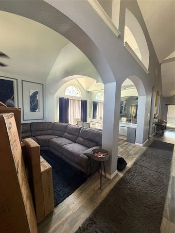 307 Fort Edward Drive, Arlington, TX 76002