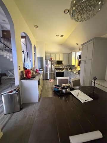 307 Fort Edward Drive, Arlington, TX 76002