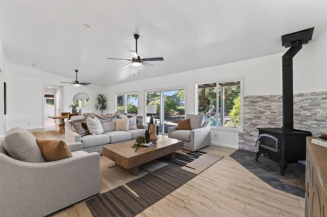 1345 Easy Ln, El Dorado Hills, CA 95762