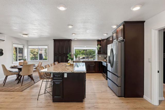 1345 Easy Ln, El Dorado Hills, CA 95762