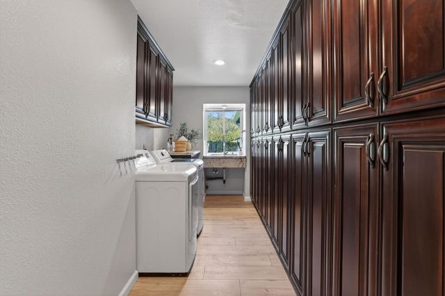 1345 Easy Ln, El Dorado Hills, CA 95762