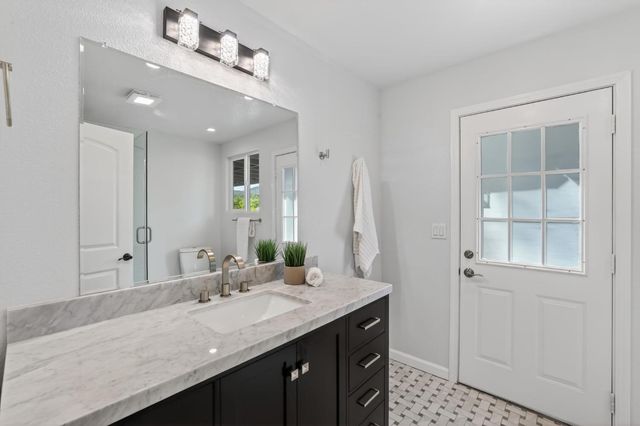 1345 Easy Ln, El Dorado Hills, CA 95762