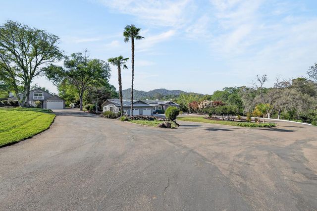 1345 Easy Ln, El Dorado Hills, CA 95762