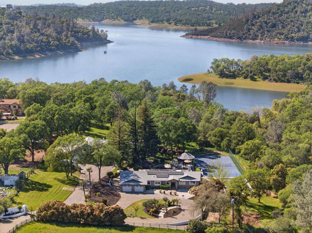 1345 Easy Ln, El Dorado Hills, CA 95762