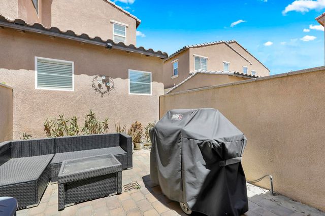 512 Calle Vibrante, Palm Desert, CA 92211