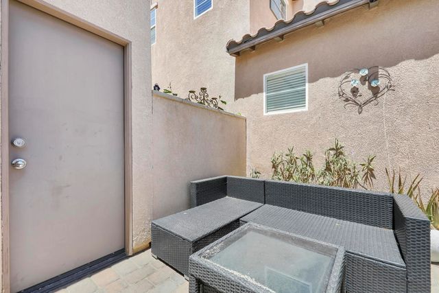 512 Calle Vibrante, Palm Desert, CA 92211