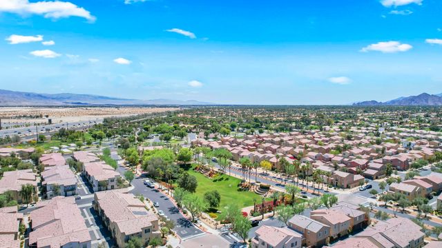 512 Calle Vibrante, Palm Desert, CA 92211