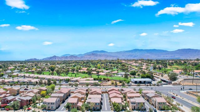 512 Calle Vibrante, Palm Desert, CA 92211