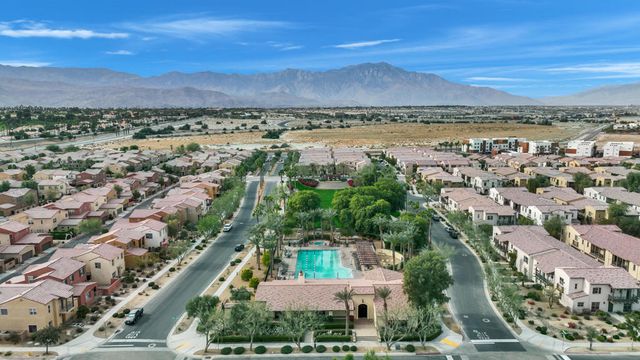 512 Calle Vibrante, Palm Desert, CA 92211