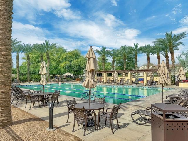 512 Calle Vibrante, Palm Desert, CA 92211