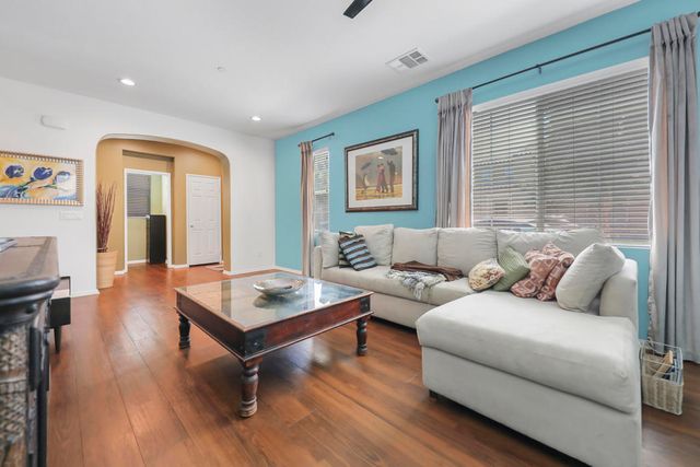 512 Calle Vibrante, Palm Desert, CA 92211