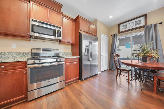 512 Calle Vibrante, Palm Desert, CA 92211