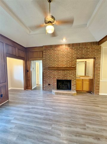 109 Larchbrook Drive, Desoto, TX 75115