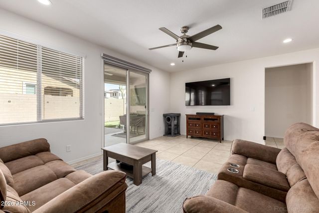 9974 W FOOTHILL Drive, Peoria, AZ 85383