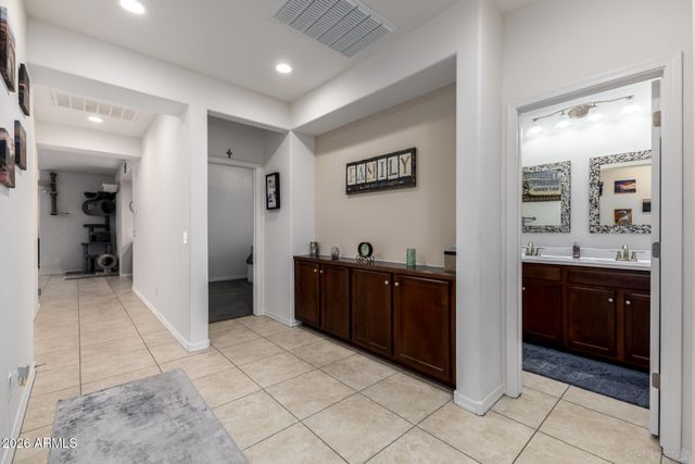 9974 W FOOTHILL Drive, Peoria, AZ 85383