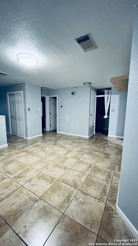 10302 Shady Meadows, San Antonio, TX 78245