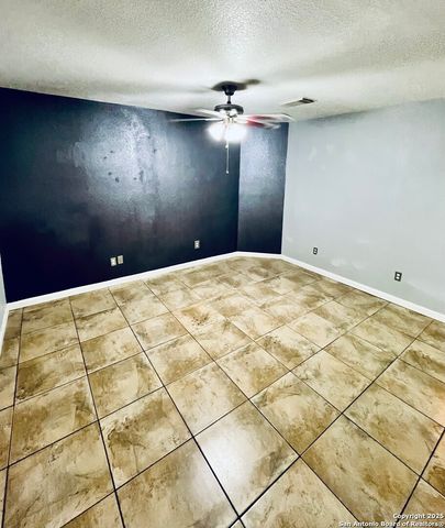 10302 Shady Meadows, San Antonio, TX 78245