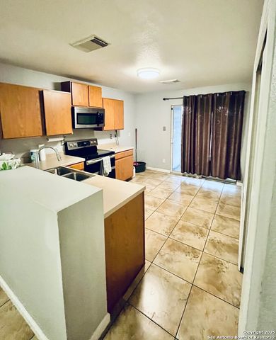 10302 Shady Meadows, San Antonio, TX 78245