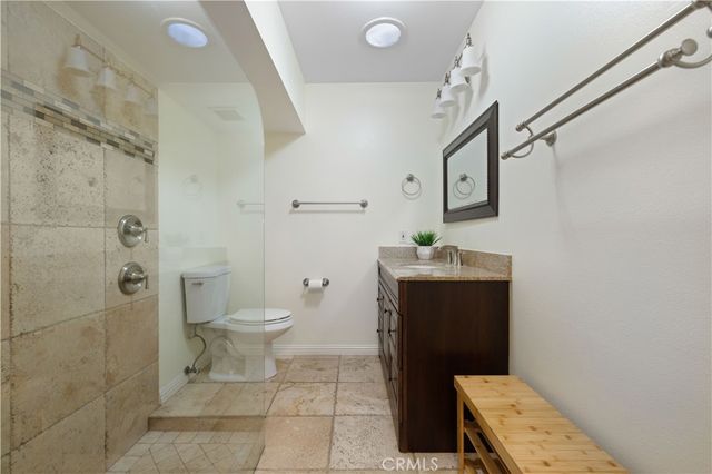 19348 Avenue Of The Oaks, Newhall, CA 91321