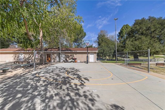 19348 Avenue Of The Oaks, Newhall, CA 91321