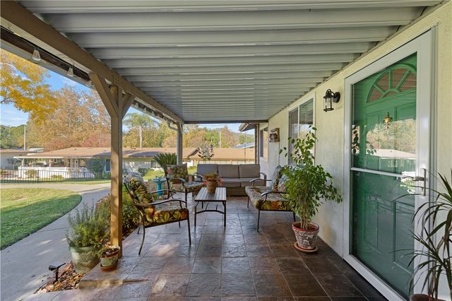 19348 Avenue Of The Oaks, Newhall, CA 91321