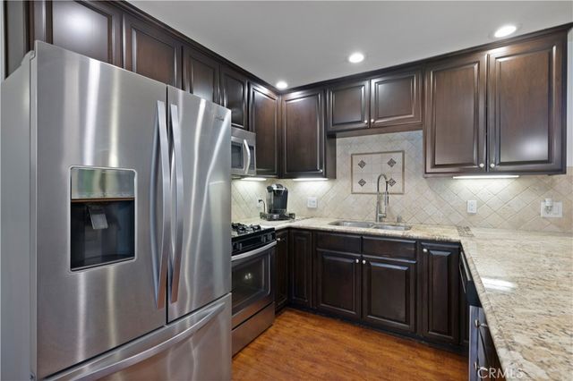 19348 Avenue Of The Oaks, Newhall, CA 91321