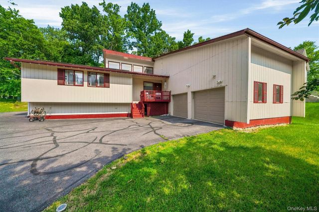 19 Davidge Road, Middletown, NY 10940