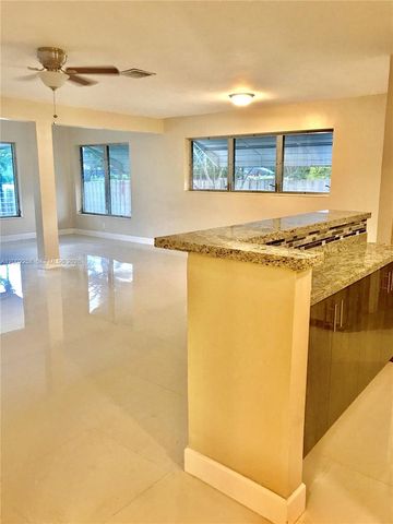 3700 Taft St, Hollywood, FL 33021