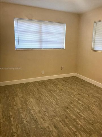 3700 Taft St, Hollywood, FL 33021