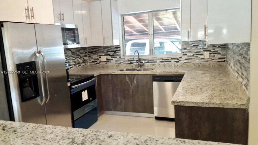 3700 Taft St, Hollywood, FL 33021