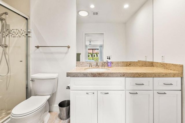 130 Willow Lake Drive, Palm Desert, CA 92260