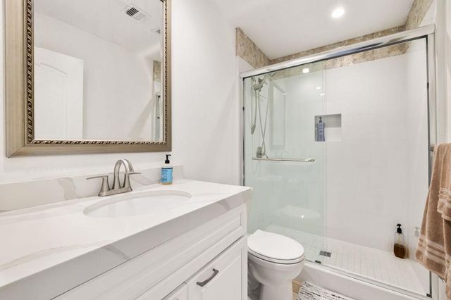 130 Willow Lake Drive, Palm Desert, CA 92260