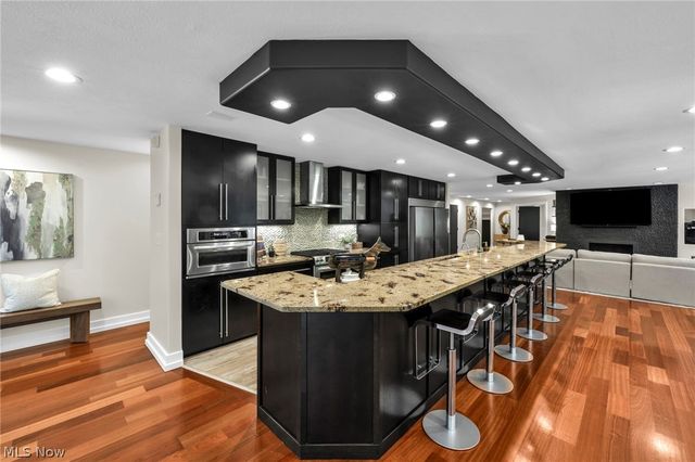 11860 Ridgecliff Circle, Strongsville, OH 44136