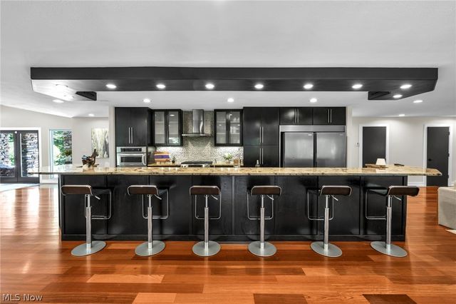 11860 Ridgecliff Circle, Strongsville, OH 44136