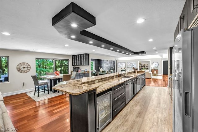 11860 Ridgecliff Circle, Strongsville, OH 44136