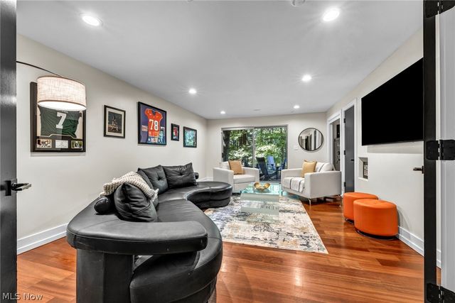 11860 Ridgecliff Circle, Strongsville, OH 44136
