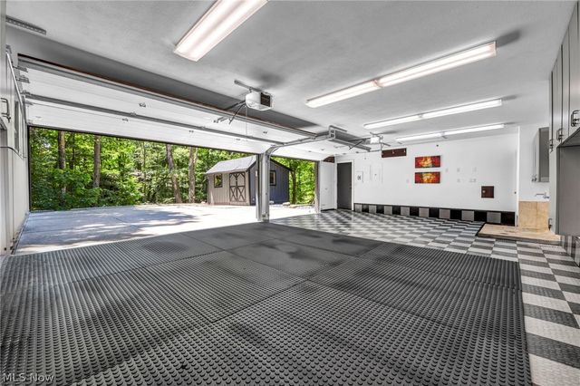 11860 Ridgecliff Circle, Strongsville, OH 44136