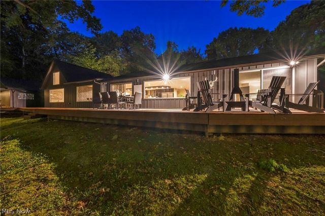 11860 Ridgecliff Circle, Strongsville, OH 44136