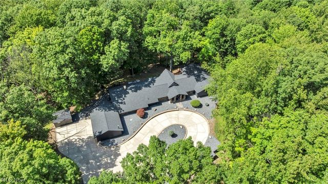 11860 Ridgecliff Circle, Strongsville, OH 44136
