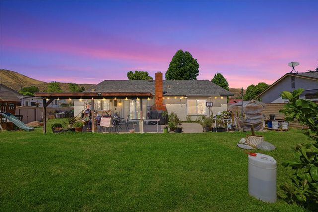 1922 S Cordova Avenue, Colton, CA 92324