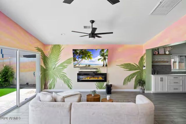 4665 W KINGS Avenue W, Glendale, AZ 85306